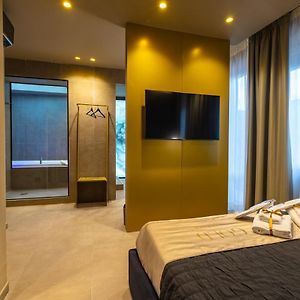 Camera con letto king size